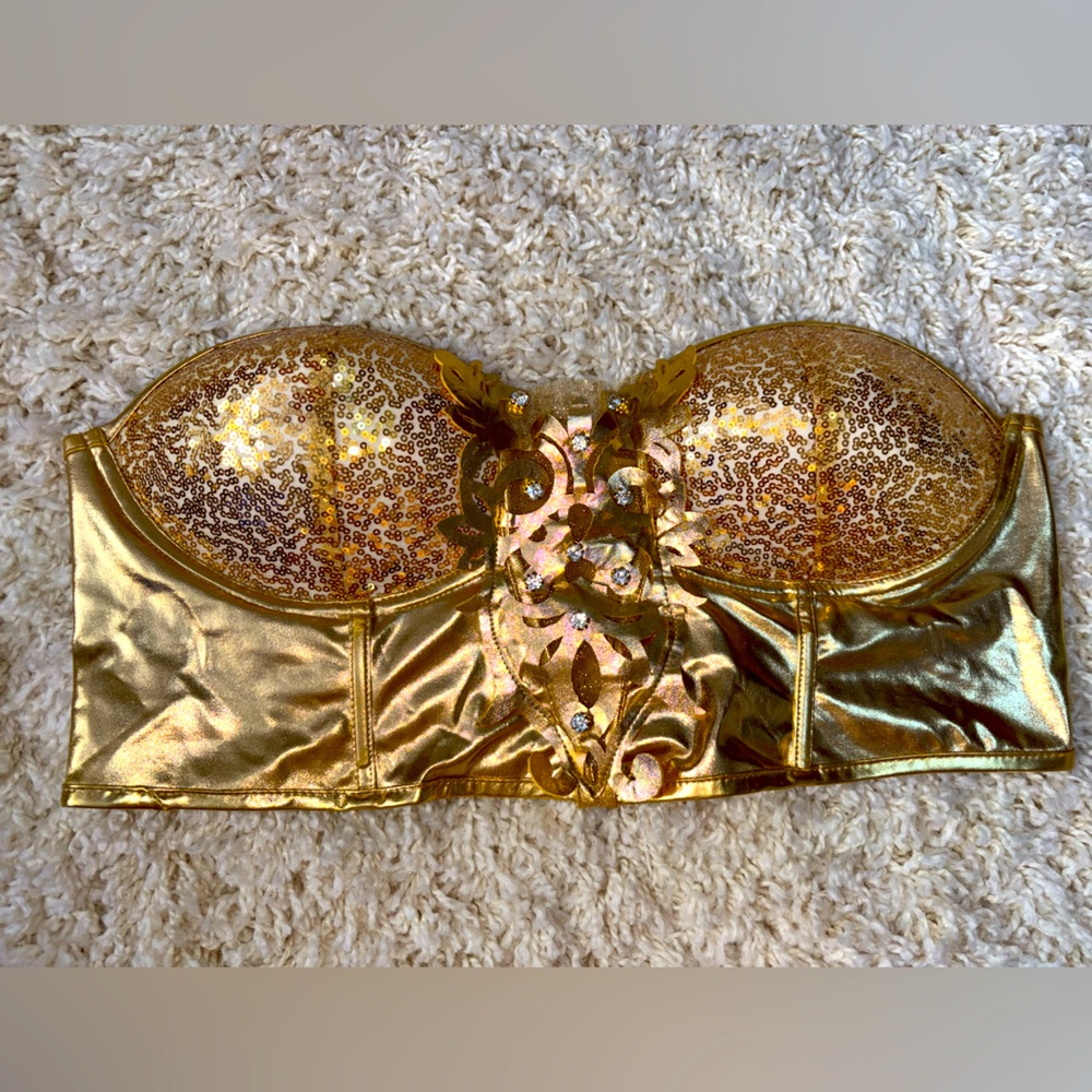 Cleopatra top